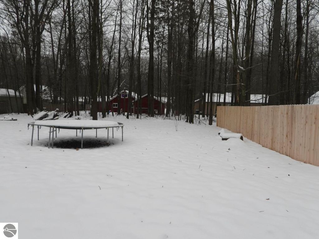 Image 19 of property listing at 224 Radcliff Drive, Houghton Lake, MI 48629