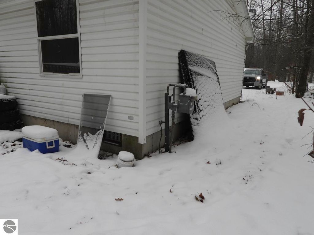 Image 23 of property listing at 224 Radcliff Drive, Houghton Lake, MI 48629