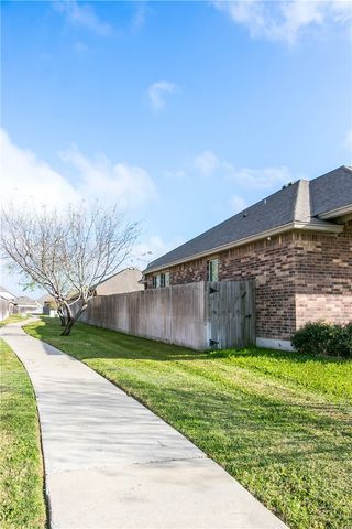 7834 Lands End Dr, Corpus Christi, TX 78414