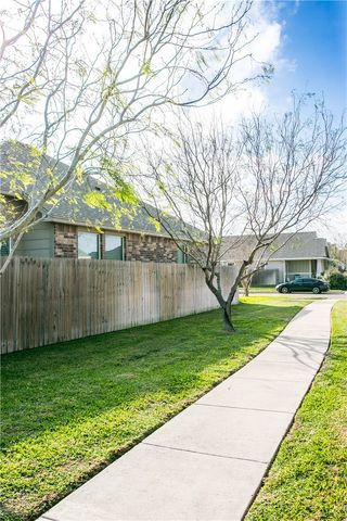 7834 Lands End Dr, Corpus Christi, TX 78414