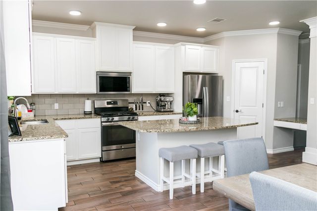 7834 Lands End Dr, Corpus Christi, TX 78414