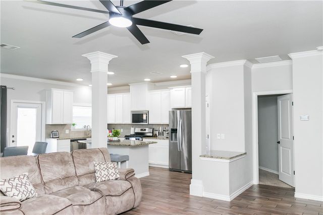 7834 Lands End Dr, Corpus Christi, TX 78414