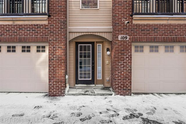 109 S 2nd Street, Brighton, MI 48116