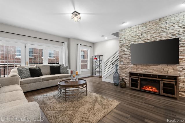 109 S 2nd Street, Brighton, MI 48116