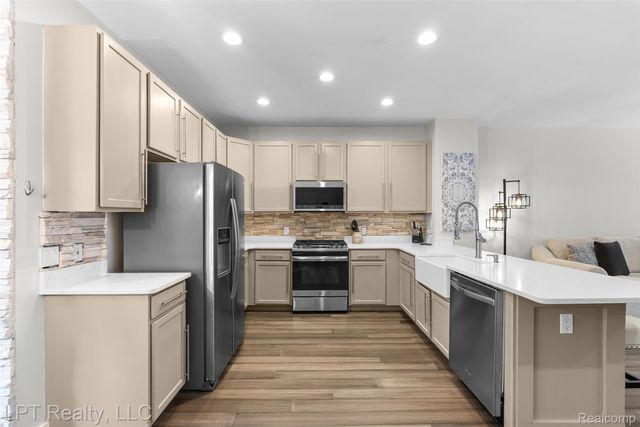 109 S 2nd Street, Brighton, MI 48116