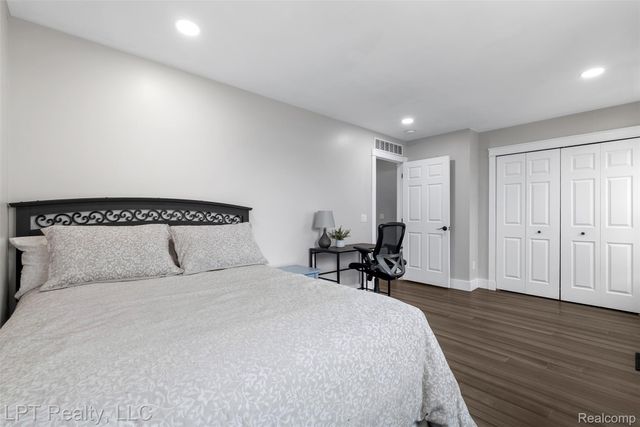 109 S 2nd Street, Brighton, MI 48116