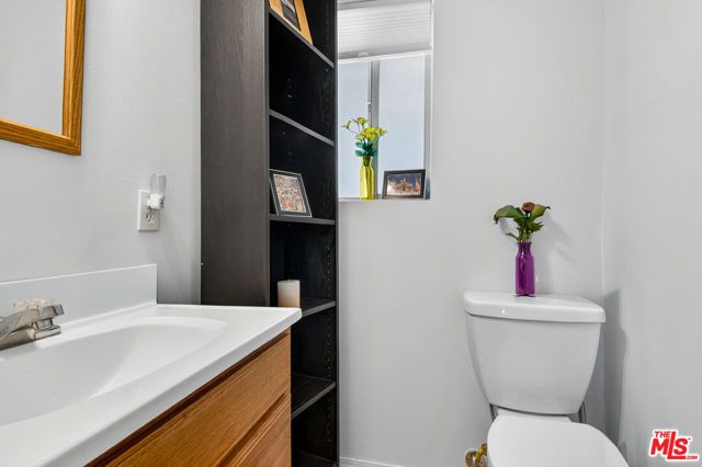 1701 N Buena Vista Street, Burbank, CA 91505