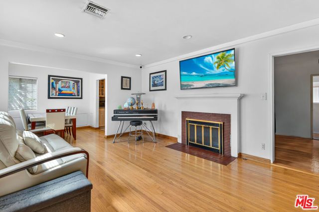 1701 N Buena Vista Street, Burbank, CA 91505