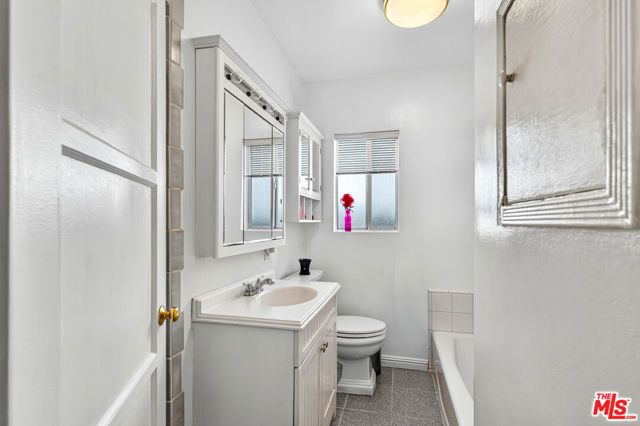 1701 N Buena Vista Street, Burbank, CA 91505