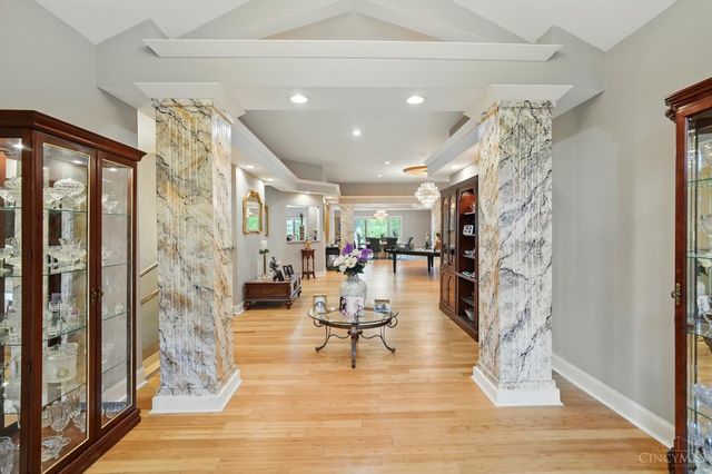 219 Chateau Valley Lane, South Lebanon, OH 45065