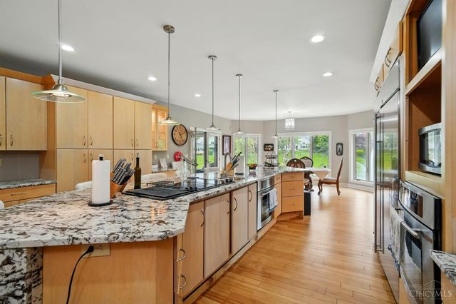 219 Chateau Valley Lane, South Lebanon, OH 45065