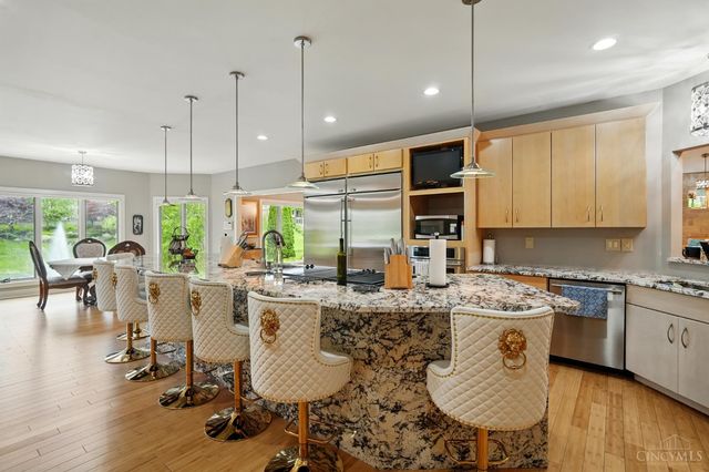 219 Chateau Valley Lane, South Lebanon, OH 45065