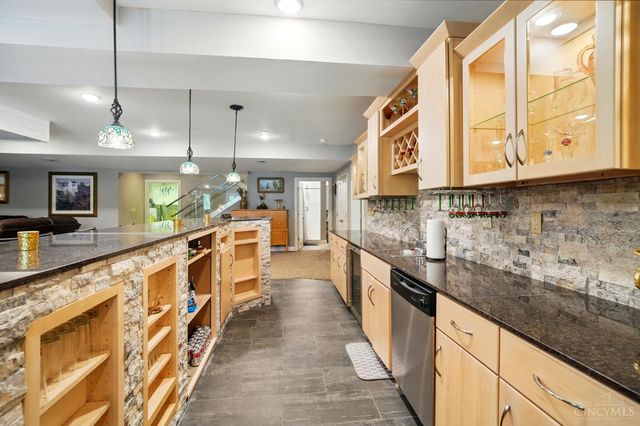 219 Chateau Valley Lane, South Lebanon, OH 45065