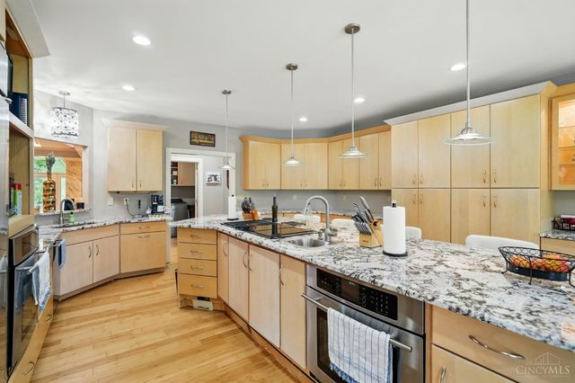 219 Chateau Valley Lane, South Lebanon, OH 45065