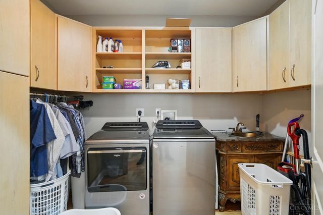 219 Chateau Valley Lane, South Lebanon, OH 45065