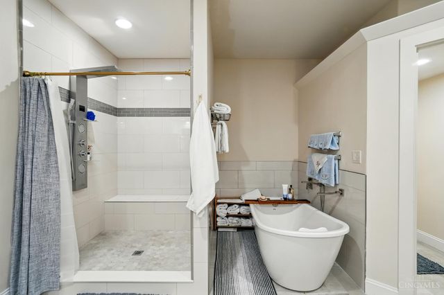 219 Chateau Valley Lane, South Lebanon, OH 45065