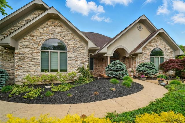 219 Chateau Valley Lane, South Lebanon, OH 45065