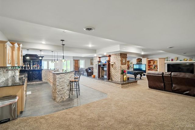 219 Chateau Valley Lane, South Lebanon, OH 45065