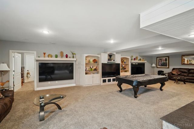 219 Chateau Valley Lane, South Lebanon, OH 45065