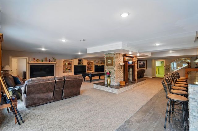 219 Chateau Valley Lane, South Lebanon, OH 45065