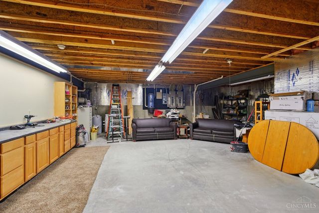 219 Chateau Valley Lane, South Lebanon, OH 45065