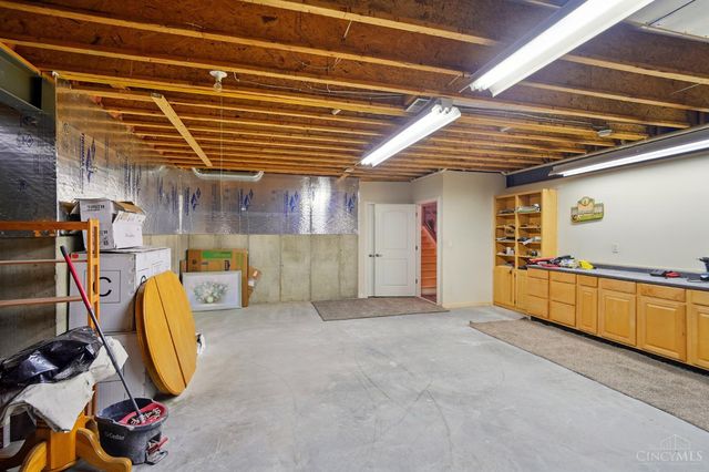 219 Chateau Valley Lane, South Lebanon, OH 45065