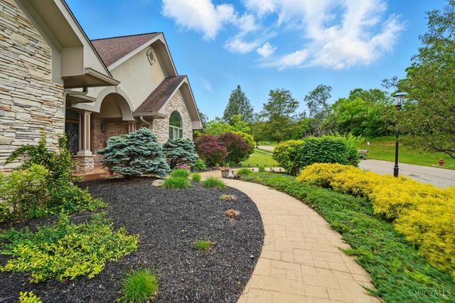 219 Chateau Valley Lane, South Lebanon, OH 45065