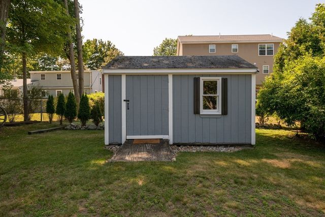 34 Winter St, Reading, MA 01867
