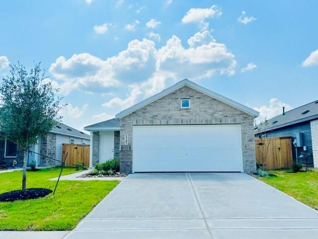 1747 W Stroker Road, Crosby, TX 77532