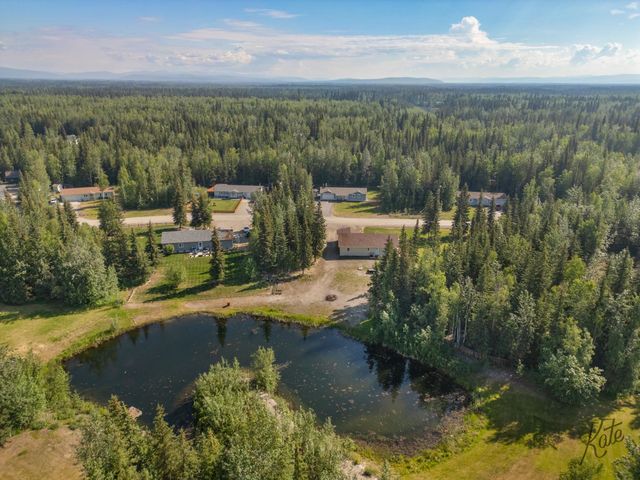 2462 BABY BELL DRIVE, North Pole, AK 99705