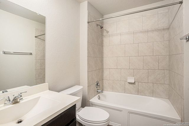 156 Field Rdg, New Braunfels, TX 78130