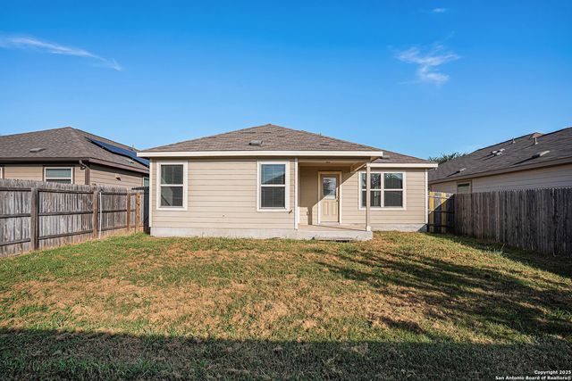 156 Field Rdg, New Braunfels, TX 78130