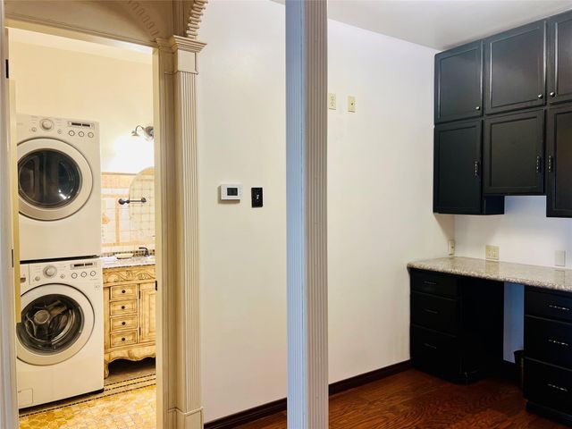 2100 Tanglewilde Street 536, Houston, TX 77063