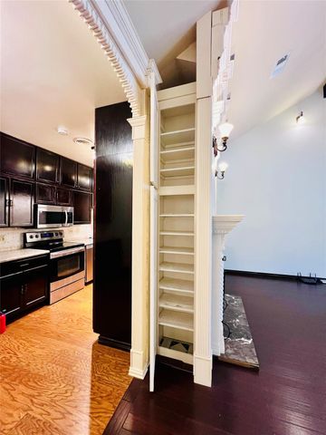 2100 Tanglewilde Street 536, Houston, TX 77063