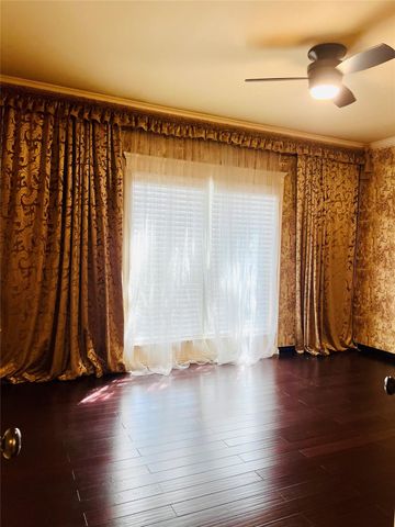 2100 Tanglewilde Street 536, Houston, TX 77063