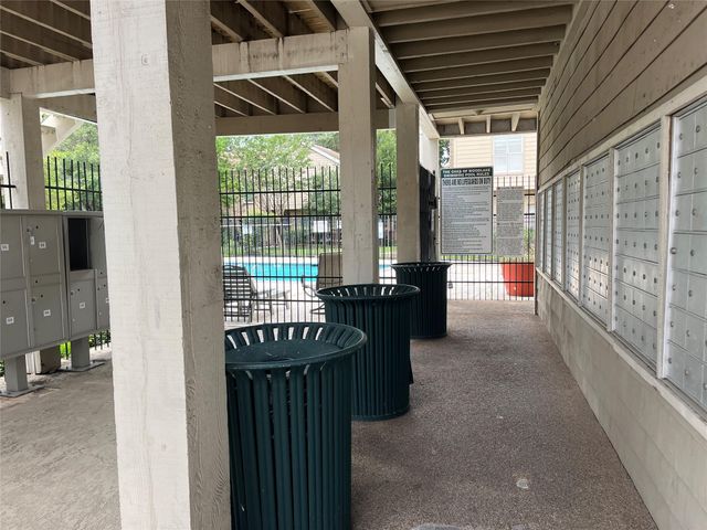 2100 Tanglewilde Street 536, Houston, TX 77063