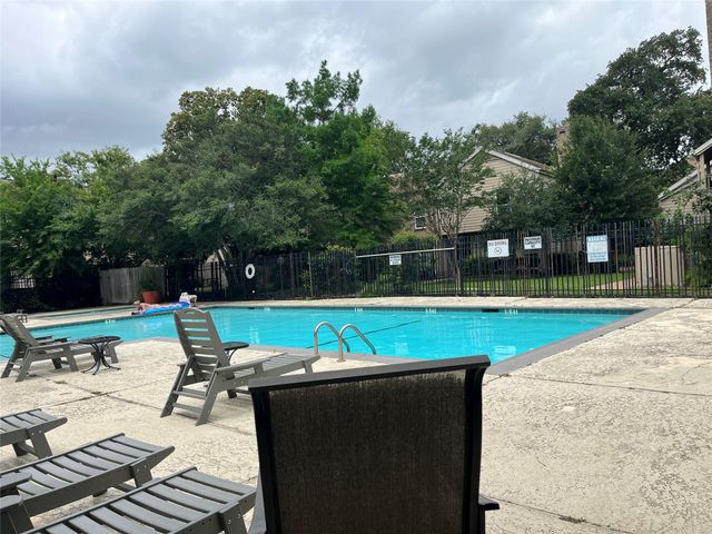 2100 Tanglewilde Street 536, Houston, TX 77063