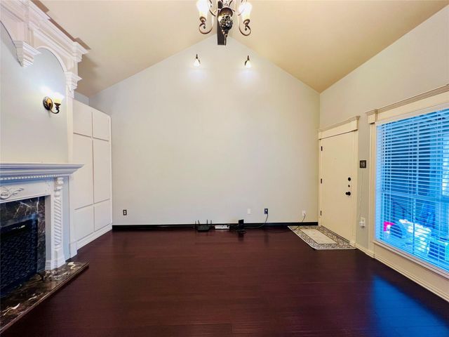 2100 Tanglewilde Street 536, Houston, TX 77063