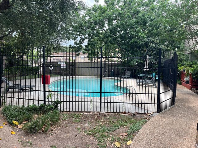 2100 Tanglewilde Street 536, Houston, TX 77063