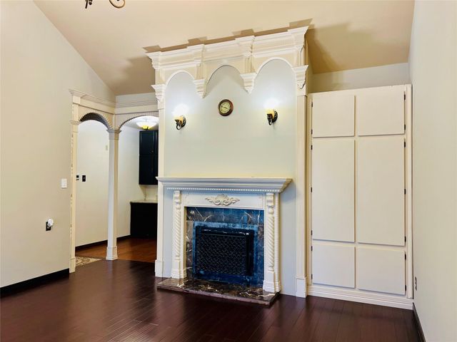 2100 Tanglewilde Street 536, Houston, TX 77063