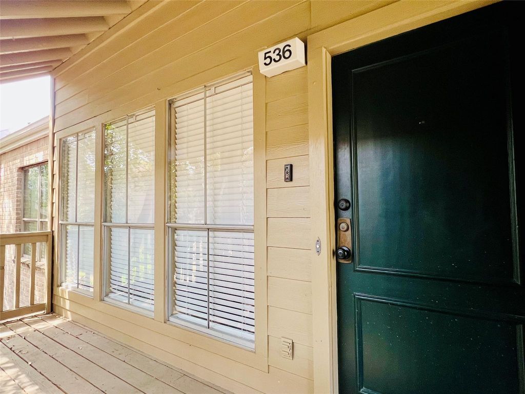 2100 Tanglewilde Street 536, Houston, TX 77063