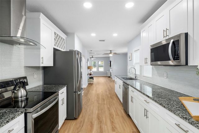 2606 W HENRY AVENUE, Tampa, FL 33614