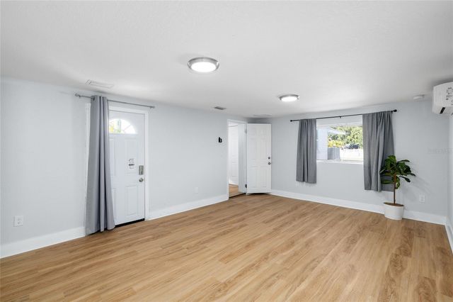 2606 W HENRY AVENUE, Tampa, FL 33614