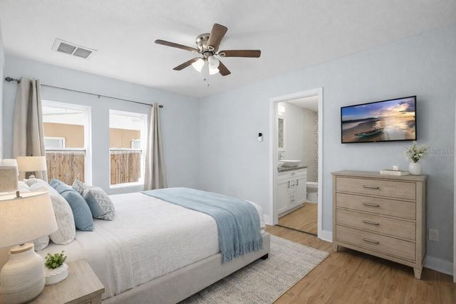 2606 W HENRY AVENUE, Tampa, FL 33614