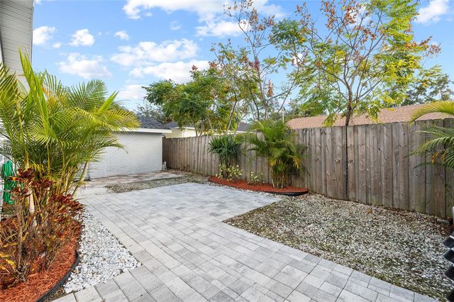 2606 W HENRY AVENUE, Tampa, FL 33614
