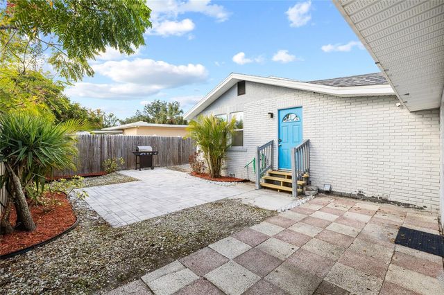 2606 W HENRY AVENUE, Tampa, FL 33614
