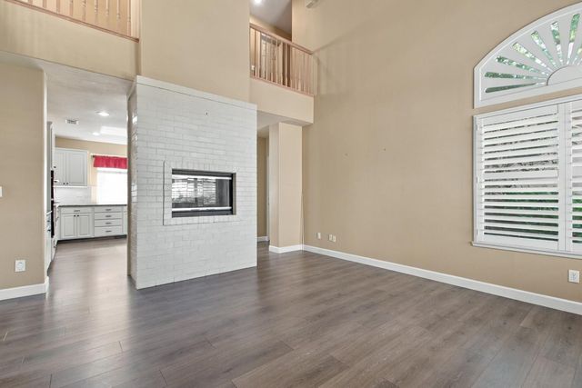 404 Solmar Ct, Oakdale, CA 95361