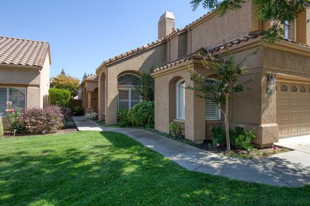 404 Solmar Ct, Oakdale, CA 95361