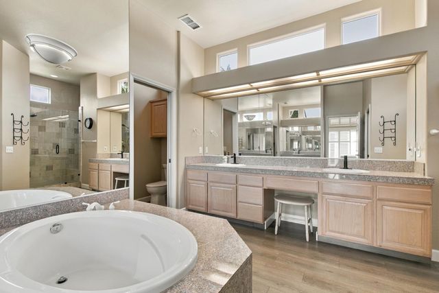 404 Solmar Ct, Oakdale, CA 95361