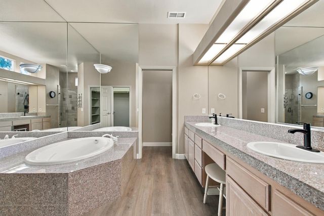 404 Solmar Ct, Oakdale, CA 95361